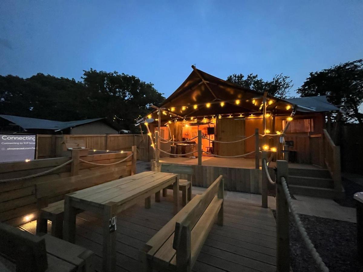 Jungle Book Safari Tent Tenby Kültér fotó